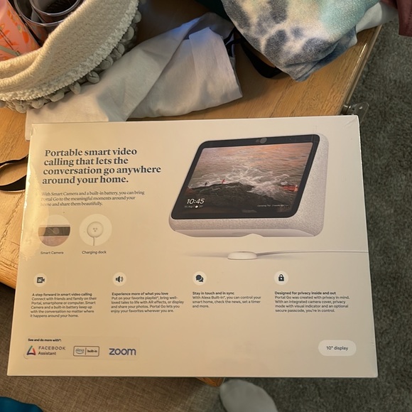 Facebook Portal Go - Picture 2 of 2